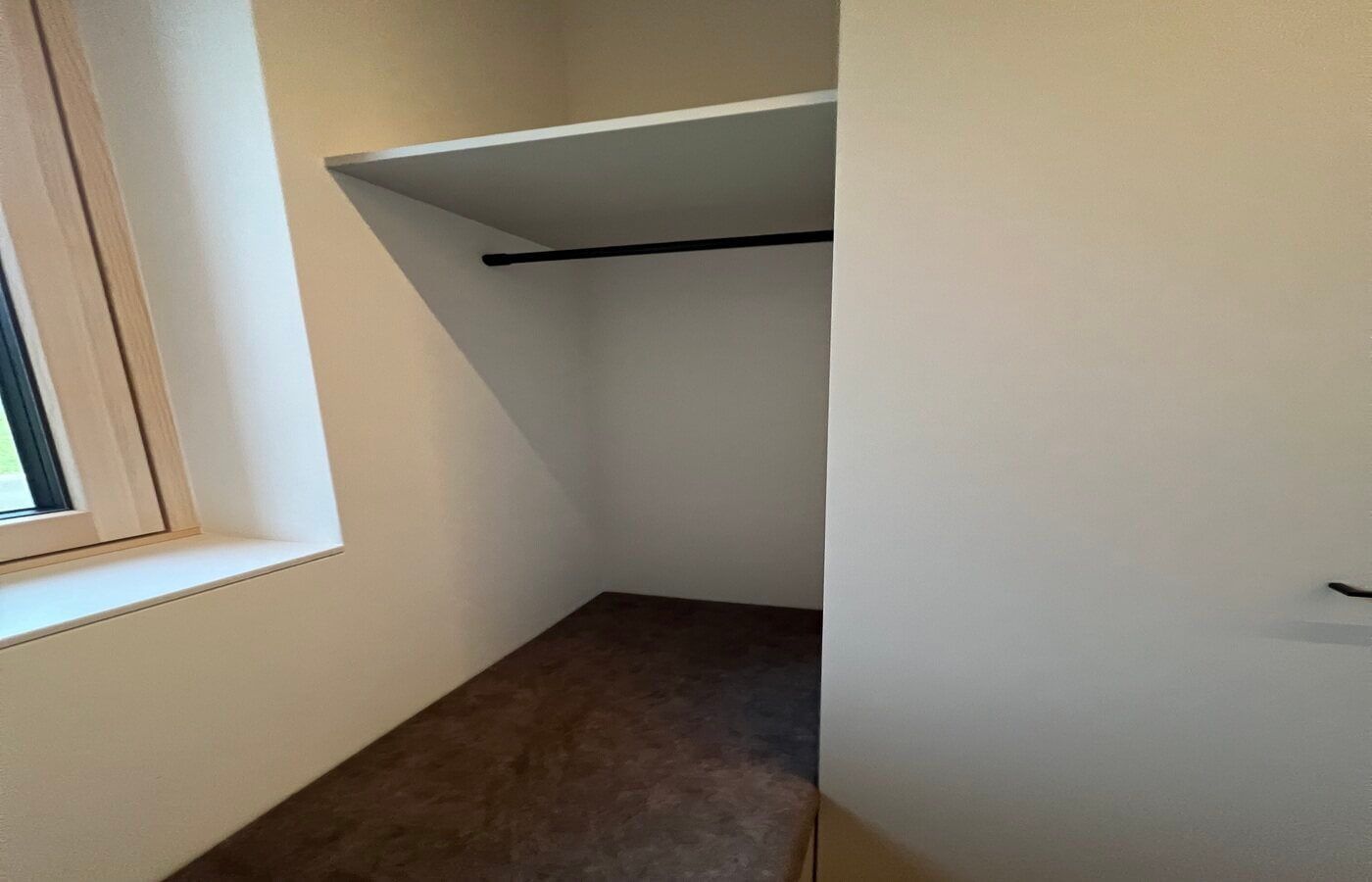 Projekte 13 Regalablage mit Kleiderstange