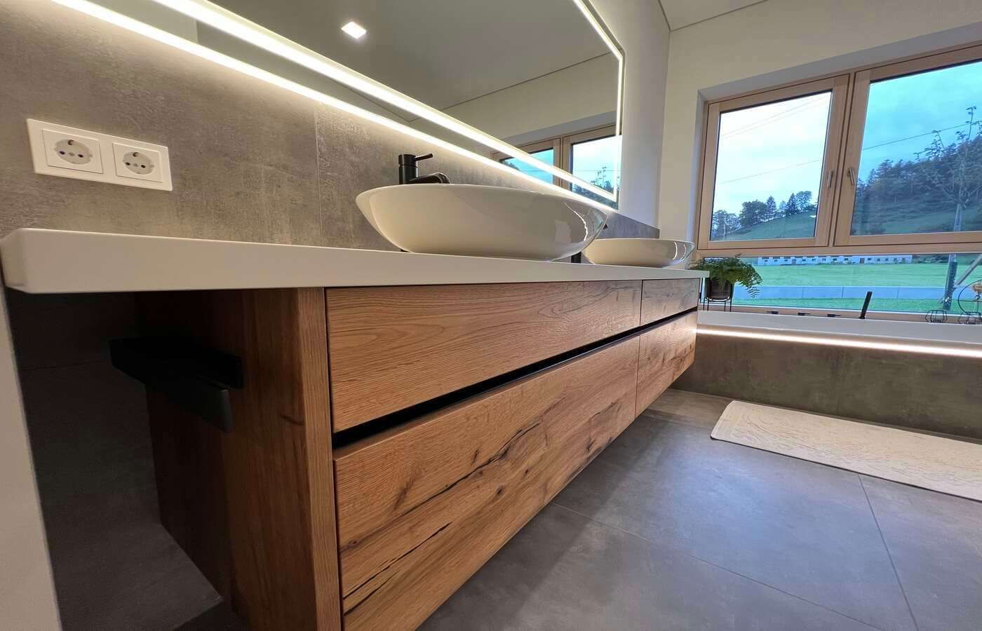 Projekte 9 Waschbeckenschrank aus Holz in einem Badezimmer